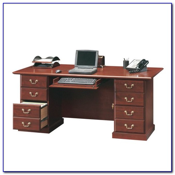 SauderHeritageHillExecutiveDeskClassicCherryDesk SauderHeritageHillExecutiveDeskClassicCherryDesk
