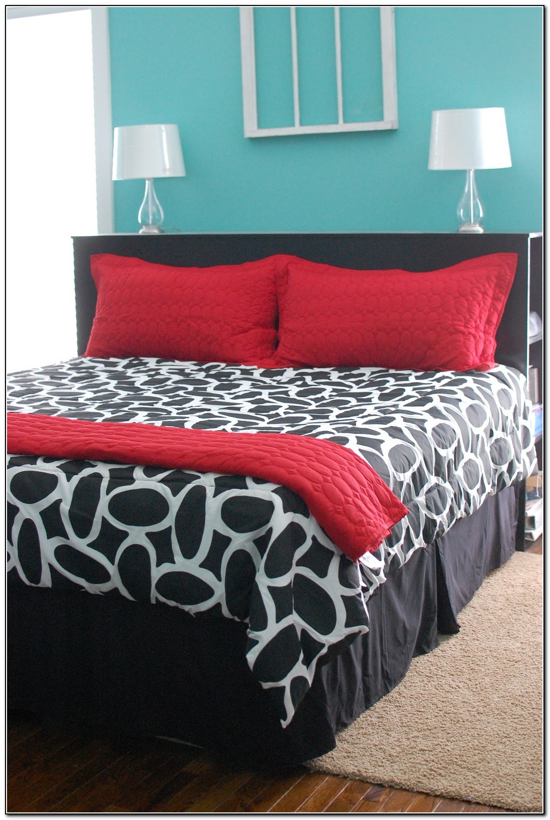 Nestl Bedding Duvet Cover 3 Piece Set – Ultra Soft Double Brushed Microfiber Hotel Collection – Comforter Cover with Button Closure and 2 Pillow Shams, Black - Queen 90