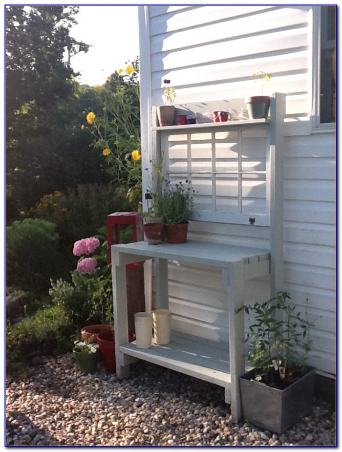 Build A Potting Table From Pallets Build A Potting Table From Pallets