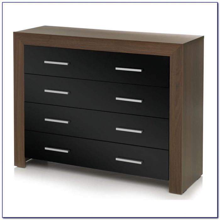 Chest Of Drawers Or Dresser Chest Of Drawers Or Dresser