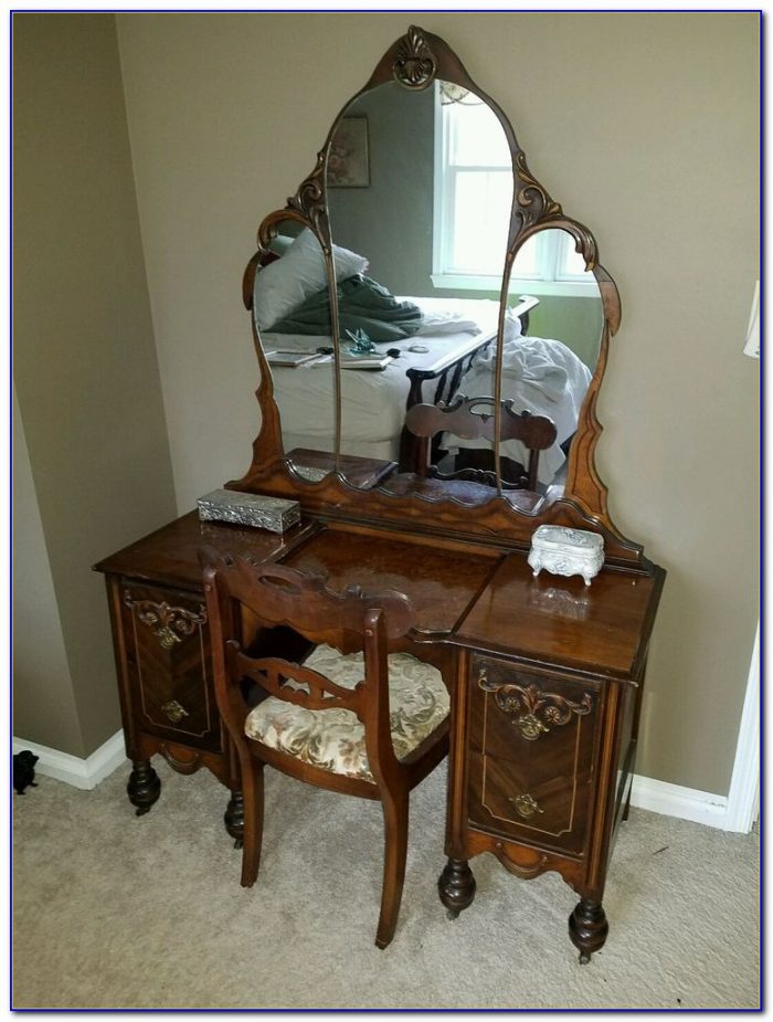 Old Vanity Dresser With Mirror Old Vanity Dresser With Mirror