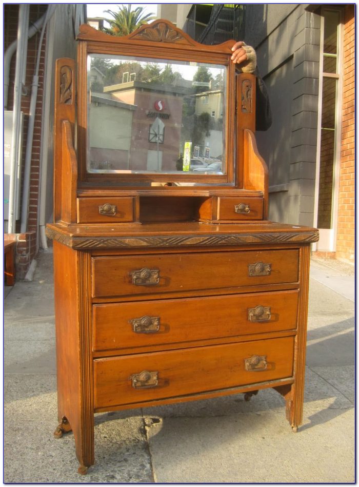 Vintage Vanity Dresser With Round Mirror Vintage Vanity Dresser With Round Mirror