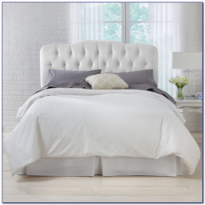 Tufted Upholstered Headboard With Nailheads Tufted Upholstered Headboard With Nailheads
